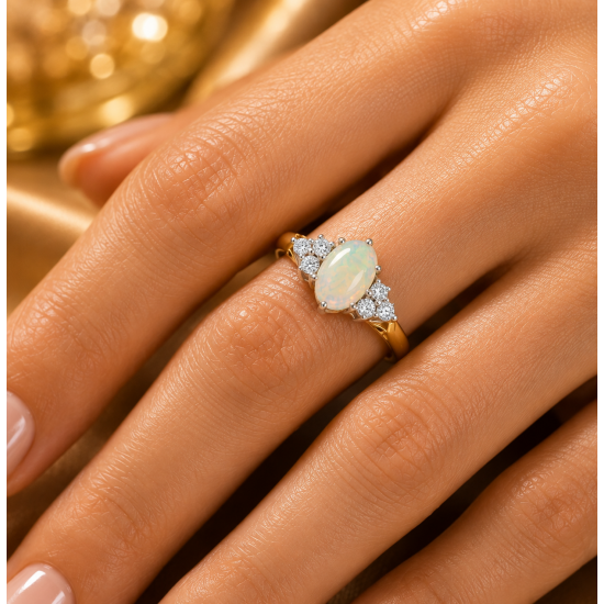 Pre Owned 18ct Opal and Diamond Ring ZB878